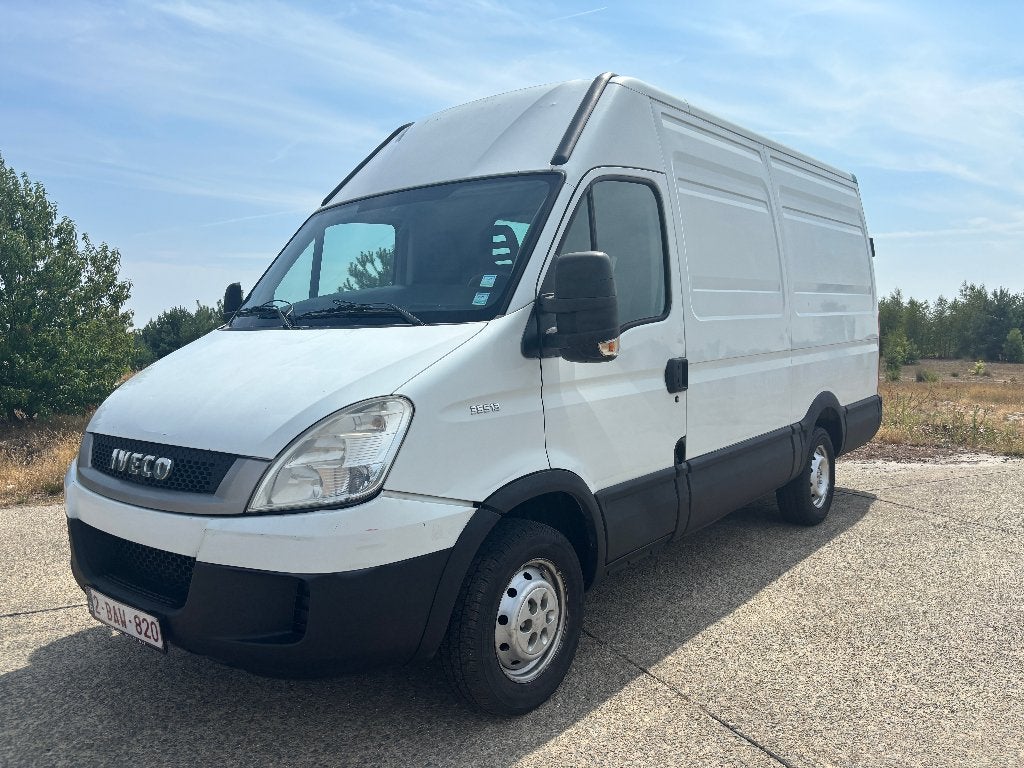 Iveco Daily 2.3 Gekeurd voor verkoop !, Auto's, Zwart, 4 cilinders, Iveco, Particulier