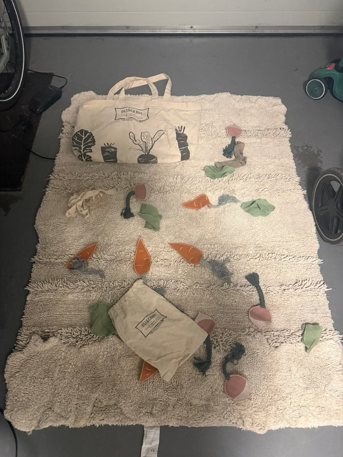 Oli & Carol mat veggies kinderkamer, Kinderen en Baby's, Ophalen, Gebruikt, Overige merken, Kleed of Kussen