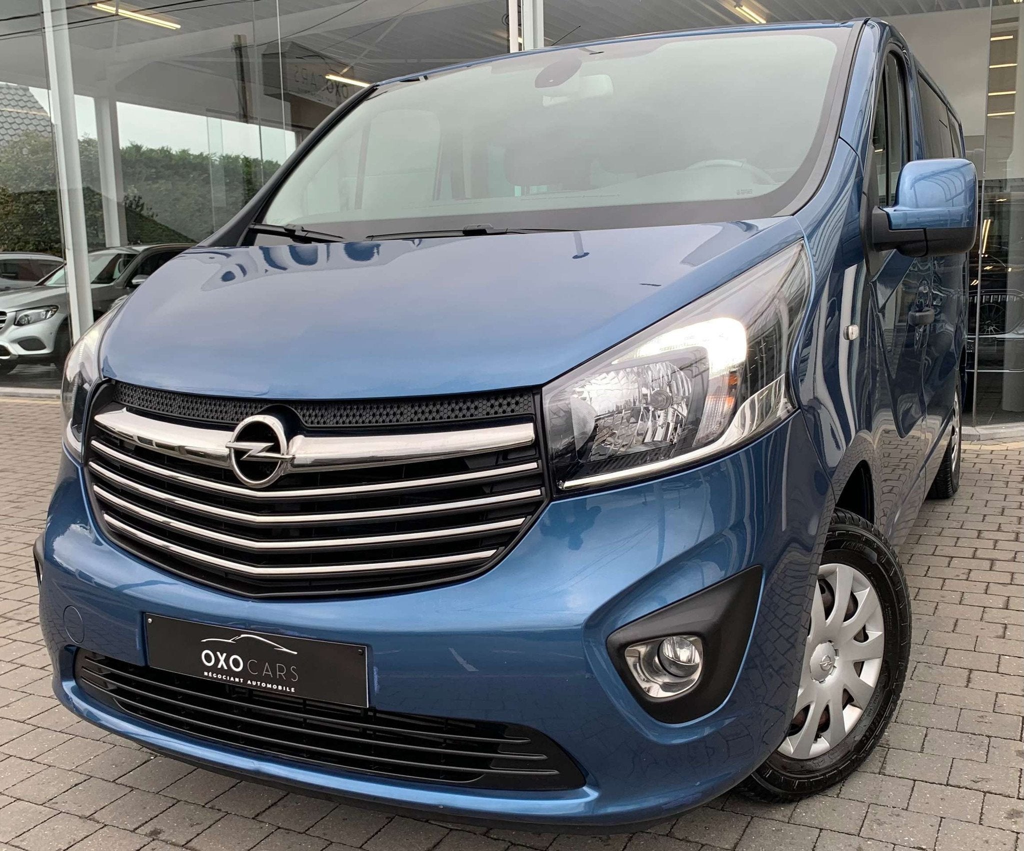Opel Vivaro TPMR 1.6CDTI 125CV / LIFT - ELEVATEUR / Transpor, Autos, Achat, Vivaro, Entreprise, Boîte manuelle