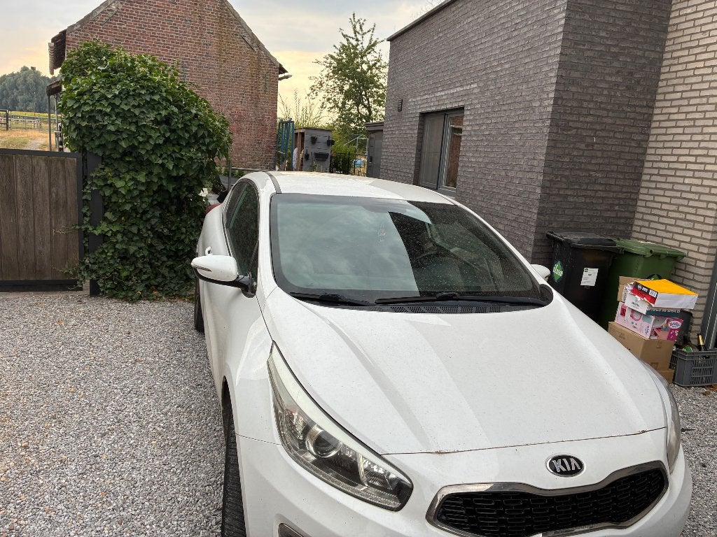 Kia Ceed, Auto's, Voorwielaandrijving, 1600 cc, Wit, 2 deurs