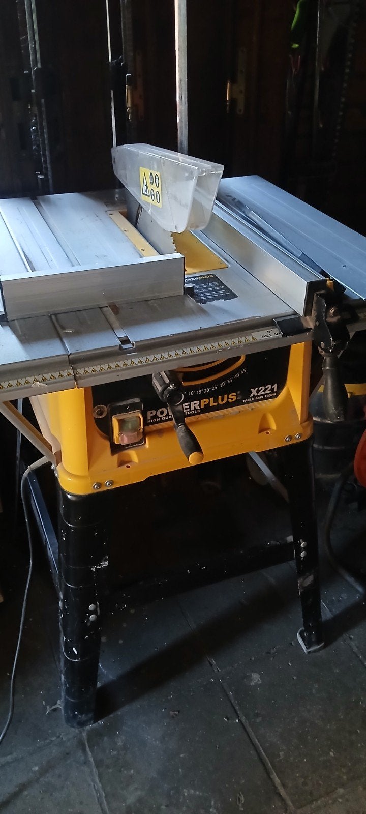 Zaagtafel Powerplus, Enlèvement