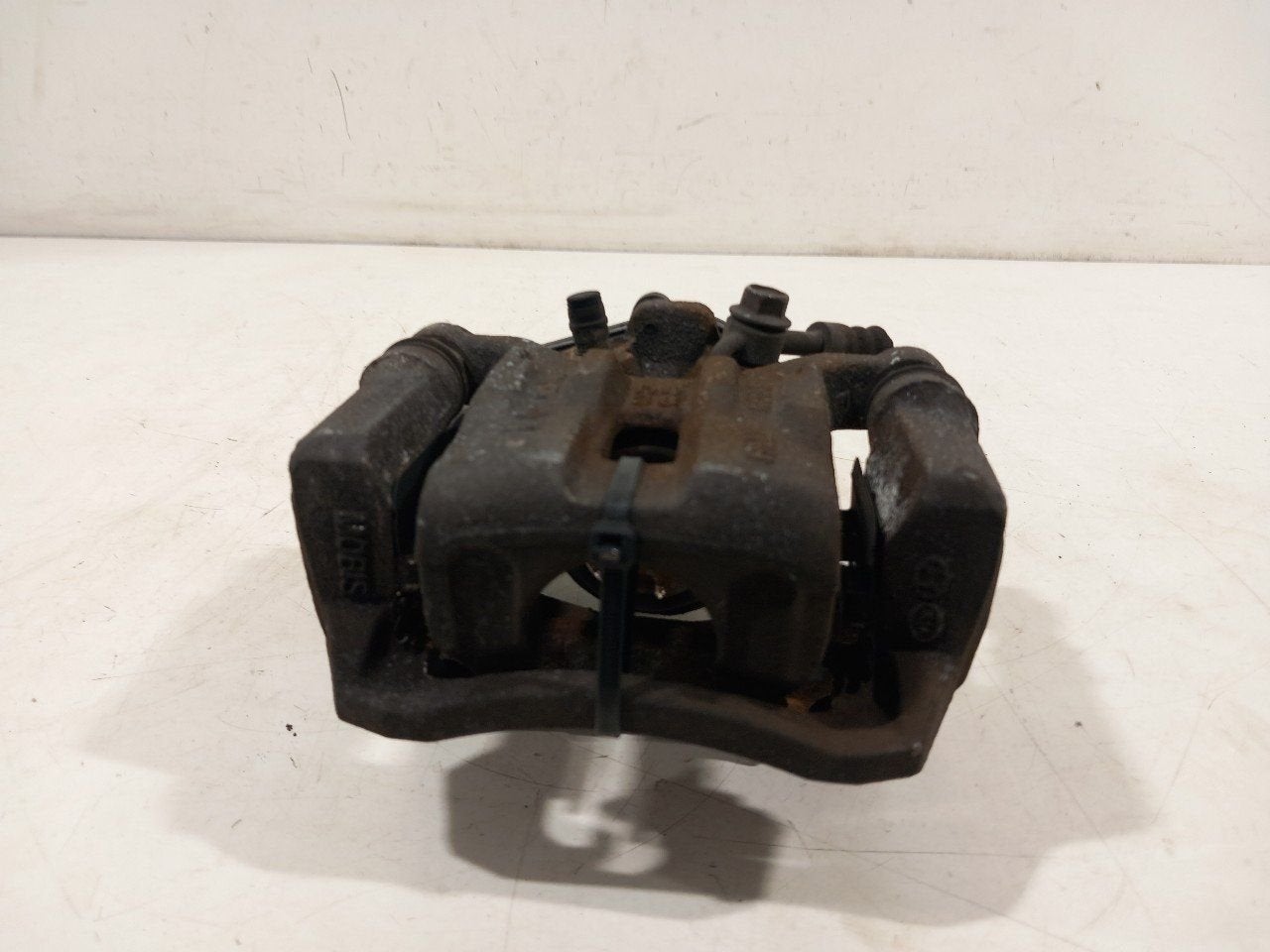 Remklauw links achter Kia Optima, Onderdelen@venauto.nl, Van der Ven Autorecycling B.V., Ettenseweg 76, 4706 PB Roosendaal, The Netherlands
