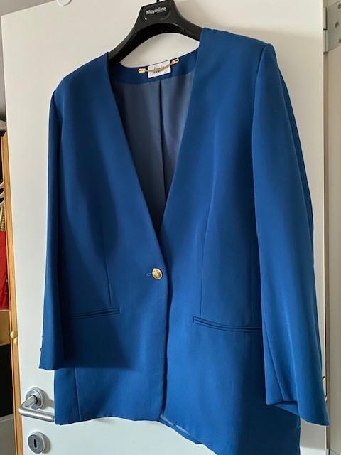 Blazer en bijpassende rok, Kleding | Dames, Kostuum of Pak, Blauw, Maat 42/44 (L), Ophalen of Verzenden
