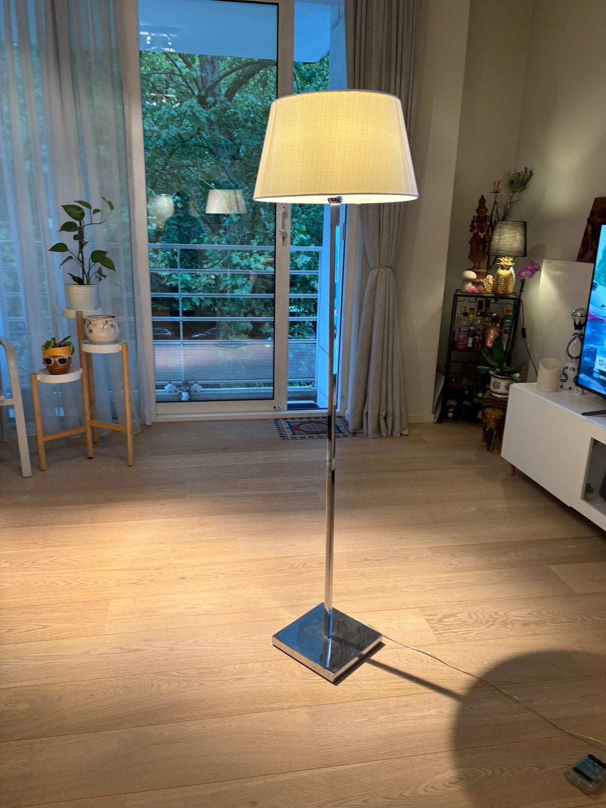 Lampe sur pied élégante avec abat-jour en tissu, Maison & Meubles, Lampes | Lampadaires, Enlèvement, Comme neuf