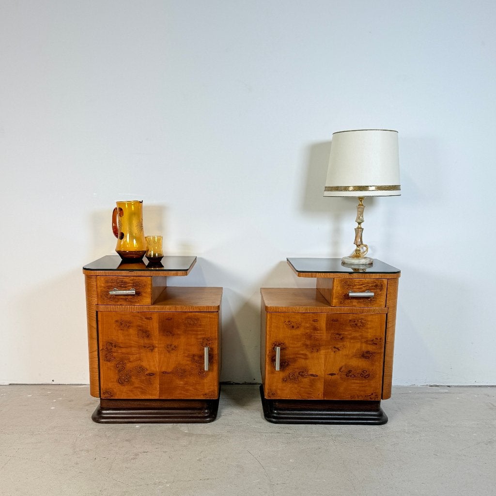2 tables de chevet aux carottes et noix, Jindřich Halabala, Enlèvement ou Envoi, 45 à 65 cm, Utilisé, 55 à 70 cm