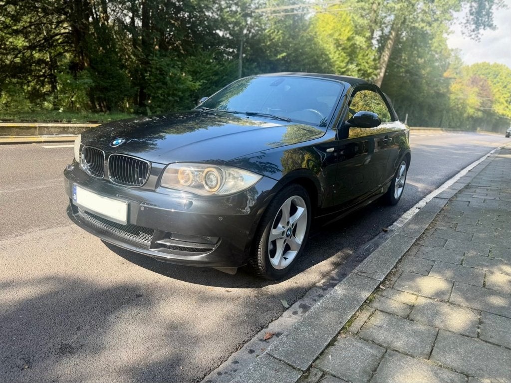 BMW 120i Cabriolet AUTOMATIQUE en très bon état avec CT, Autos, BMW, Cuir, Euro 5, Achat, Beige