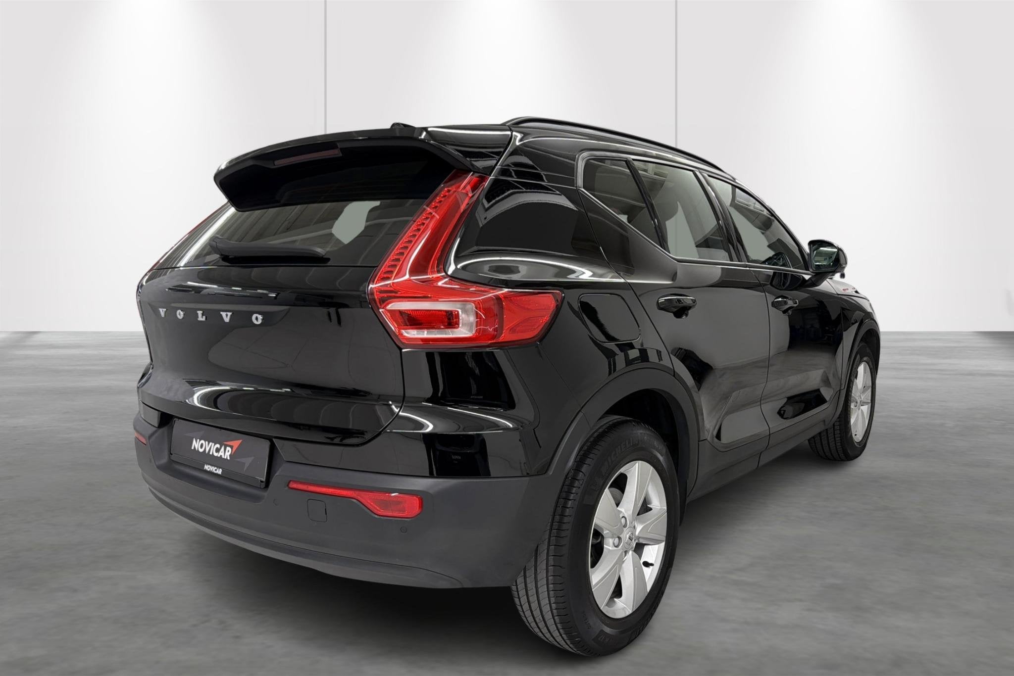 Volvo XC40 T2 Momentum Core + AUTO - GPS - CAMERA, Autos, Volvo, Achat, 5 portes, 95 kW, 5 places