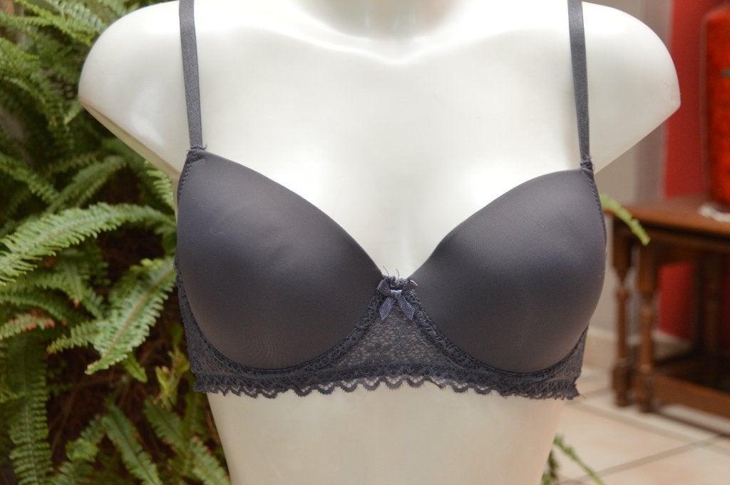 95C donkergrijze voorgevormde bh Heel goed!, Kleding | Dames, Ondergoed en Lingerie, Ophalen of Verzenden, Grijs, BH