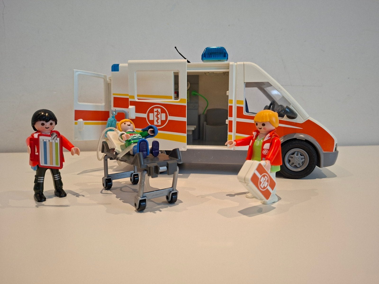 Playmobil ambulance 6685, Ophalen, Voertuig, Zo goed als nieuw, City action