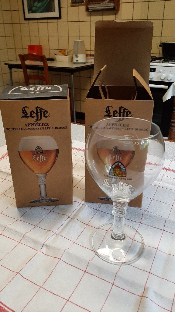 2 Verres à bière LEFFE 33cl – NEUFS avec boîtes d'origine, Collections, Marques de bière, Enlèvement, Neuf, Verre ou Verres, Leffe