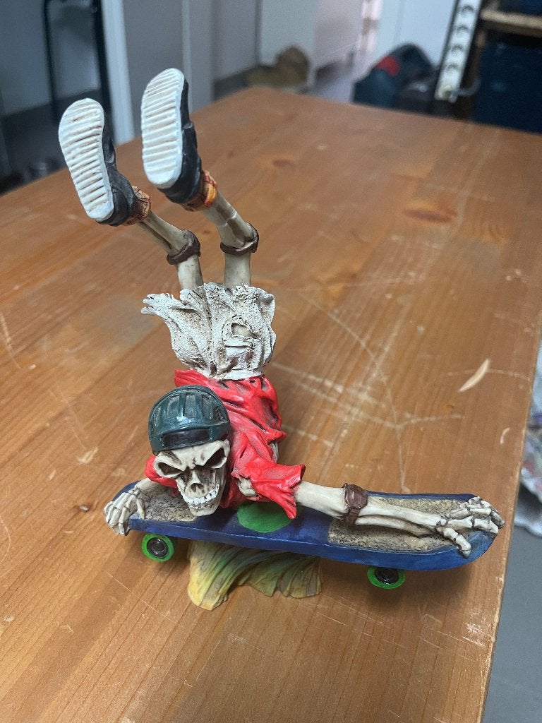 Statue squelette skateur gothique fantasy, Collections, Enlèvement, Comme neuf, Fantasy