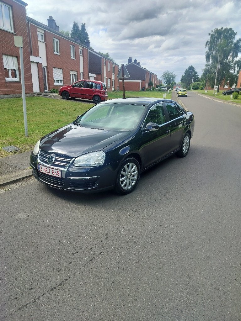 Volkswagen Jetta, Autos, Volkswagen, Particulier, Jetta, ABS, Phares directionnels, Régulateur de distance, Airbags, Climatisation automatique