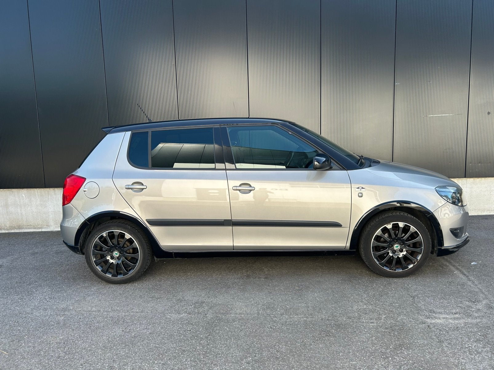 Skoda Fabia 1.2 benzine / 76.000km / 1ste eigenaar, Autos, Skoda, Achat, Entreprise, Noir, Berline