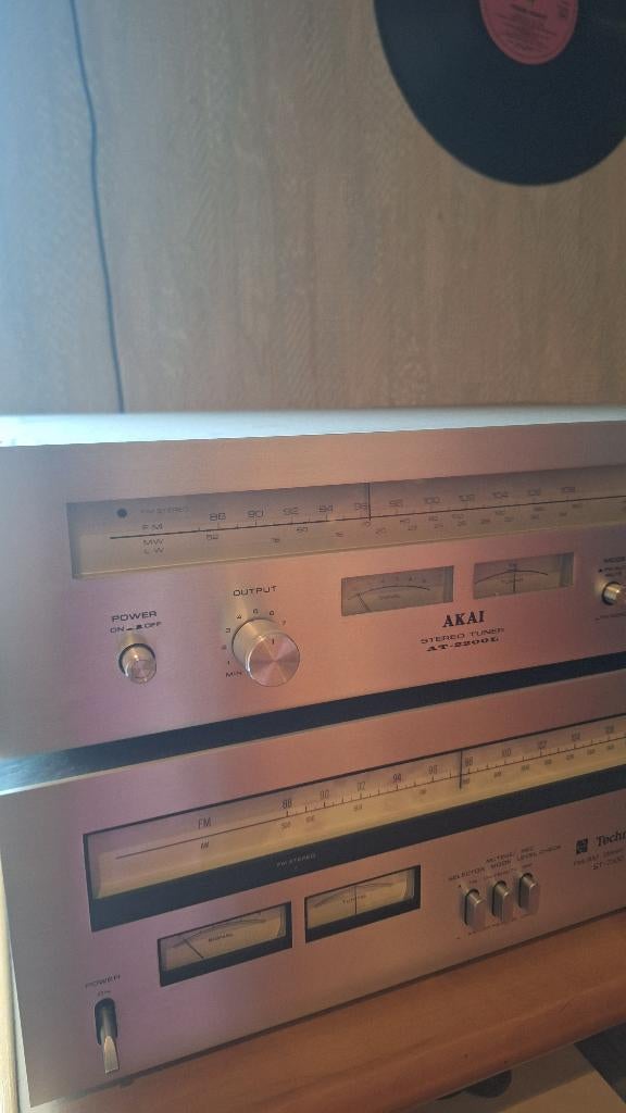 Akai stereo tunner AT 2200L, Audio, Tv en Foto, Stereoketens, Ophalen, Zo goed als nieuw, Akai