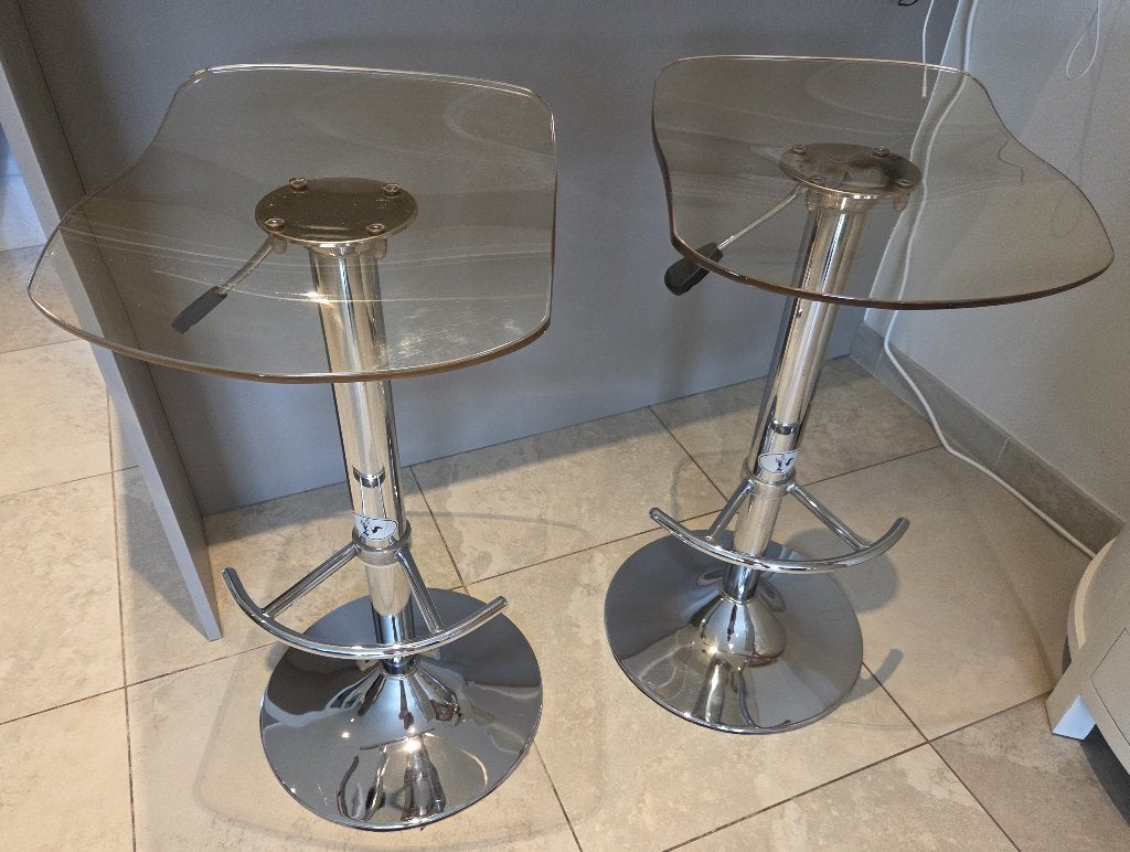 2 vintage barkrukken, Ophalen, 60 tot 90 cm, 2 krukken, Kunststof