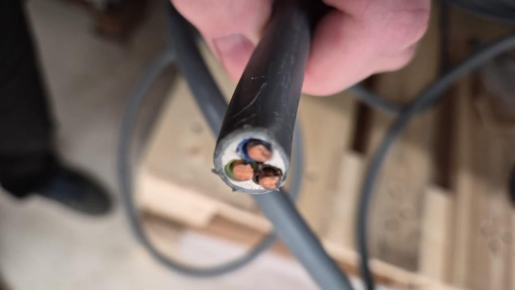 Câble XVB 3G10 mm² PVC Gris rigide 10 mètres, Enlèvement, Neuf, Câble ou Fil électrique