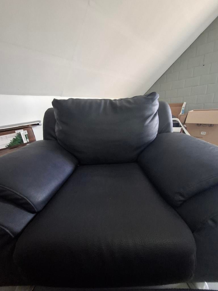 Leren zetel met poef, Ophalen