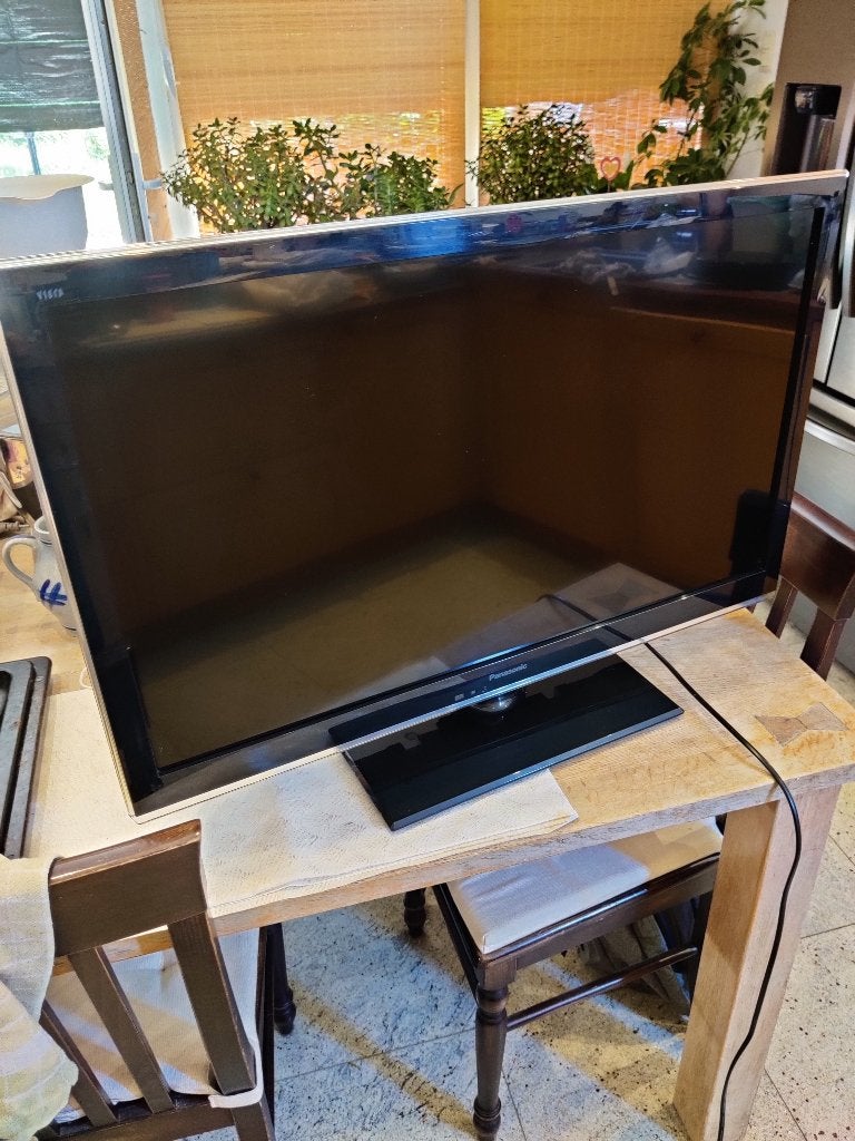 PANASONIC TX-L32EM5E lcd tv. 32 inches. 80cm., Ophalen, Gebruikt, Panasonic, 50 Hz