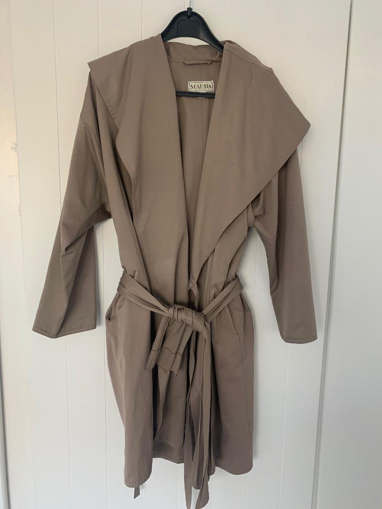 Trench-coat oversize beige à beau col, Taille 38/40 (M), Enlèvement ou Envoi, Beige, Comme neuf