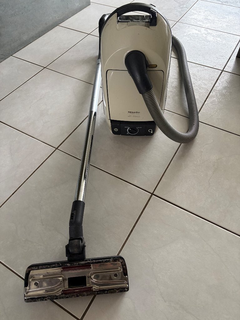 Stofzuiger Miele S251i, Elektronische apparatuur, Gebruikt, Miele, Geschikt voor harde vloeren, Sledestofzuiger