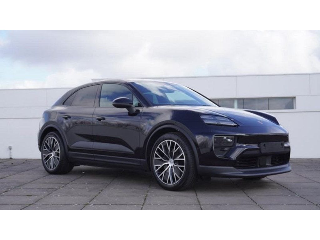 Porsche Macan 300kW 9388km 2025, Auto's, Automaat, Zwart, 408 pk, Zwart
