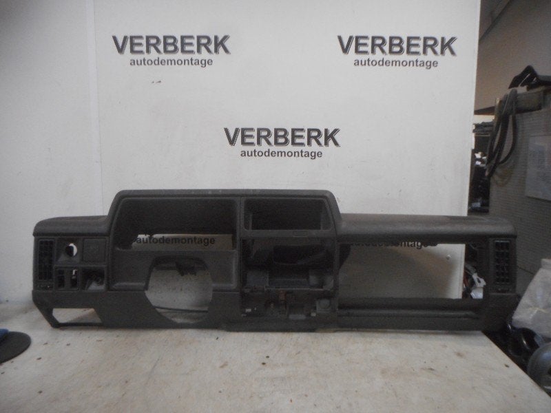 TABLEAU DE BORD Opel Corsa A (01-1982/03-1993) (90120881), Opel, Opel Automobile GmbH, Utilisé, Kontakt-opel@opel.com