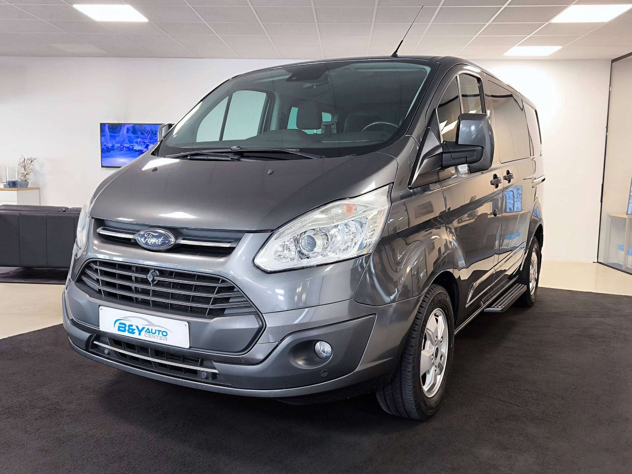 Ford Tourneo Custom 2.0 TDCi L1H1 Titanium - Dubbel cabine -, Autos, Euro 6, Entreprise, Boîte manuelle, 5 portes