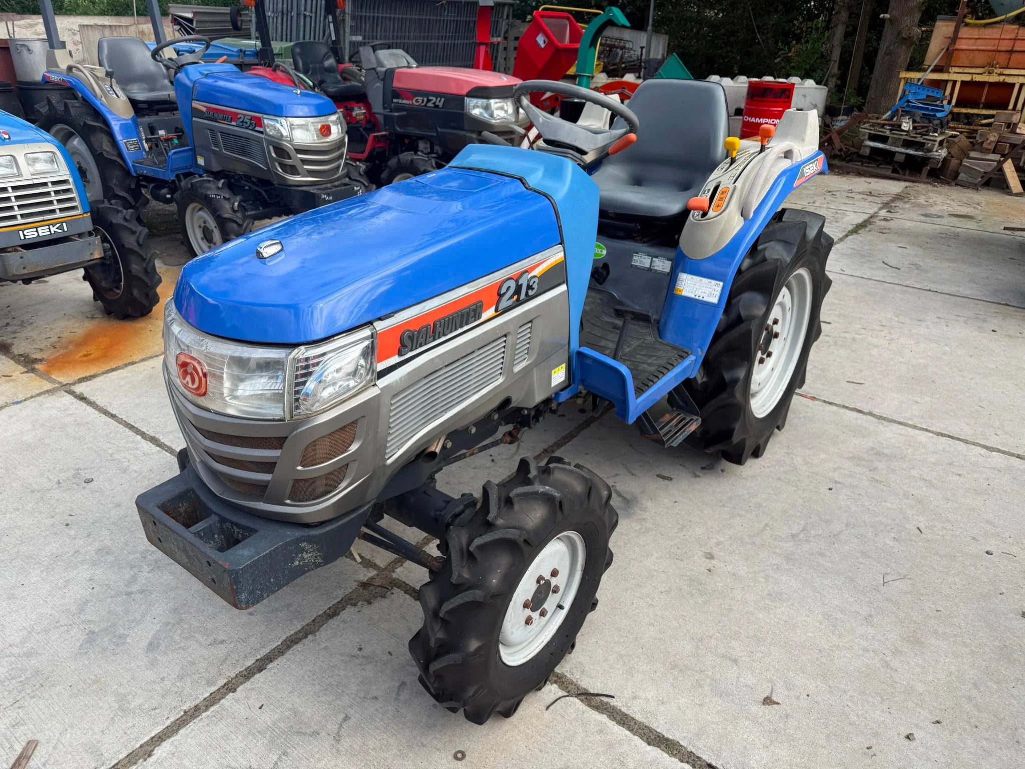 Iseki TH213, Autres types