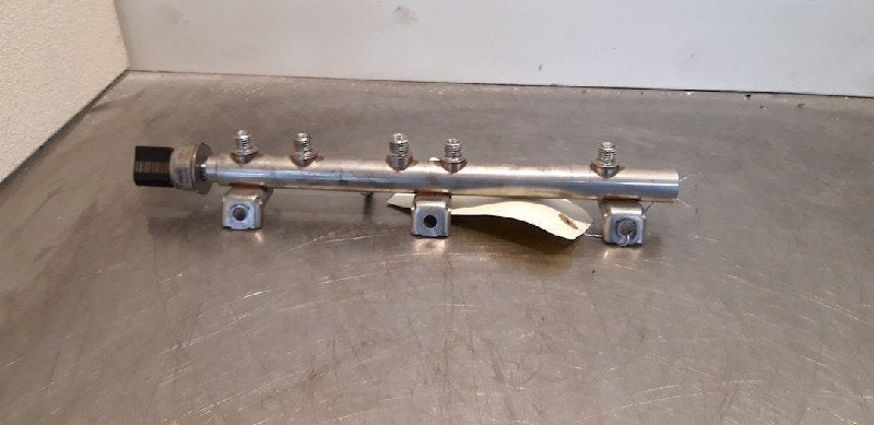RAMPE D'INJECTION BMW 1 serie (E88) (|13537562474|7562474|), Utilisé, BMW