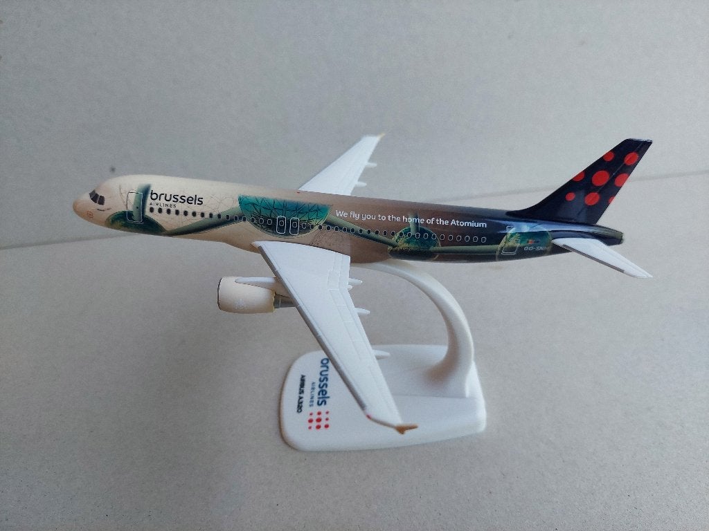 Brussels Airlines - A320 - Atomium, Collections, Aviation, Neuf, Modèle réduit, Envoi