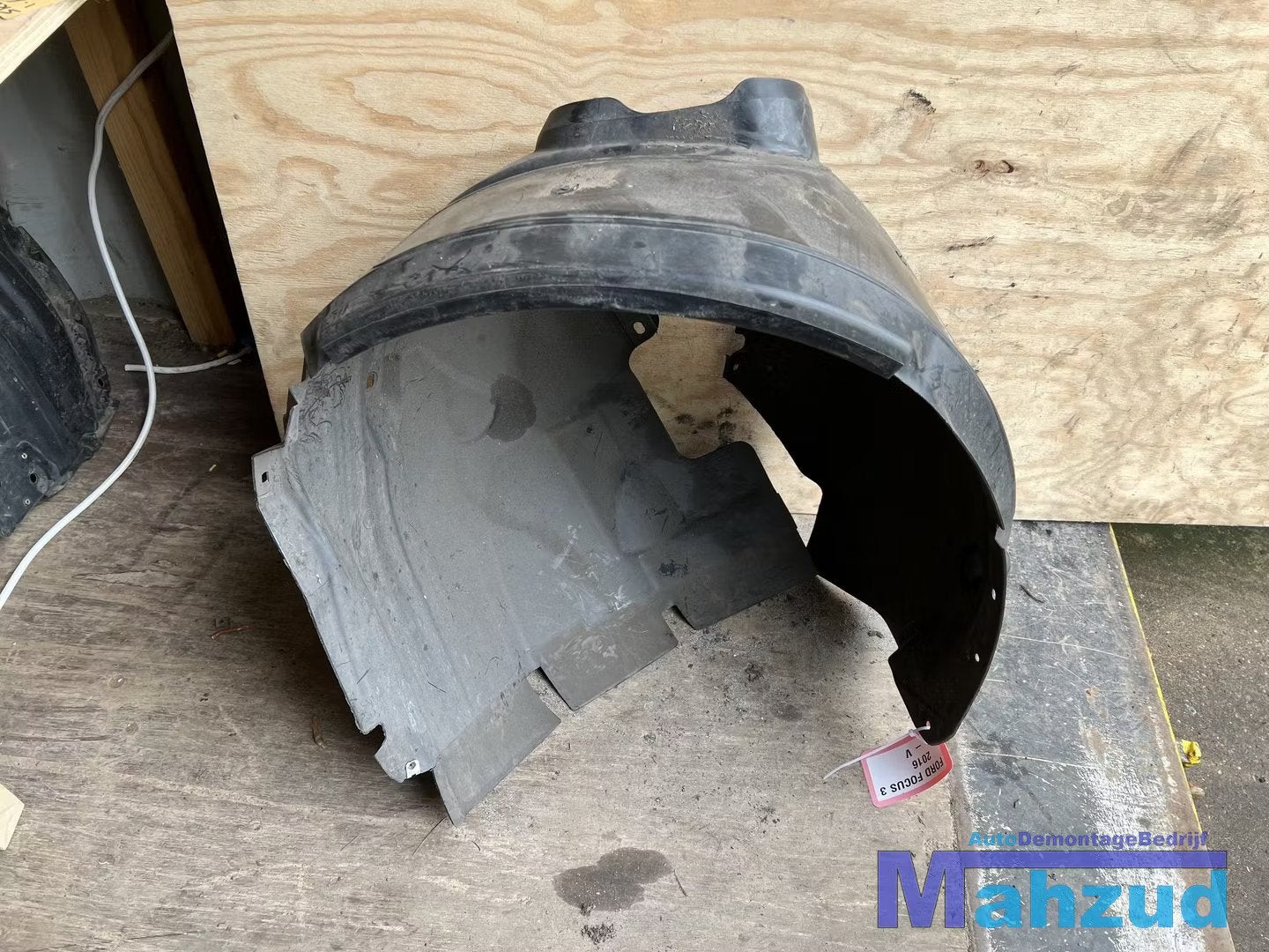 FORD FOCUS 3 Links voor modderkuip wielkuip 2010-2018, Gebruikt, Info@ford.com, Voor, Ford