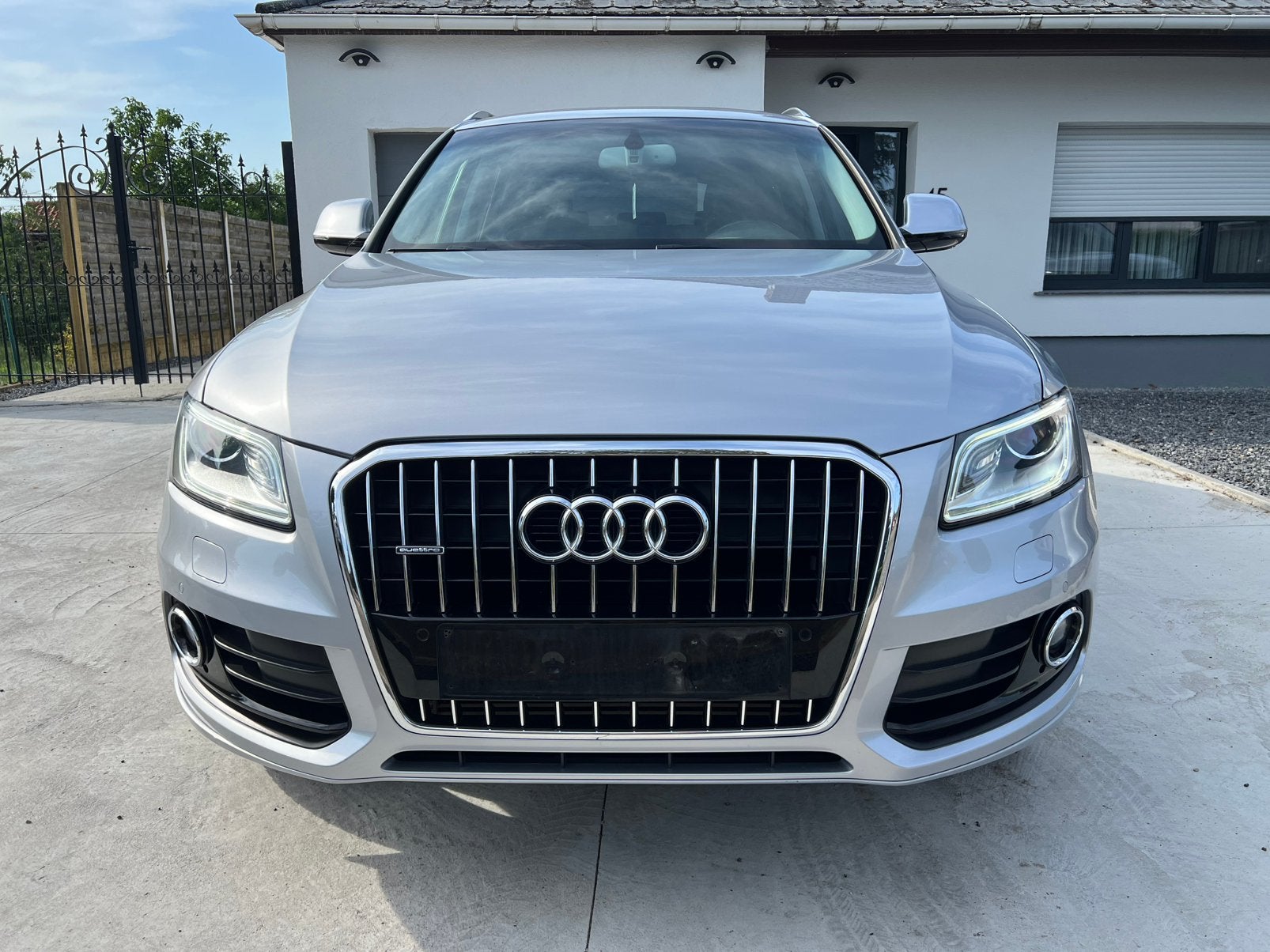AUDI Q5 TFSI BENZIN, Cuir, Argent ou Gris, Achat, Euro 6