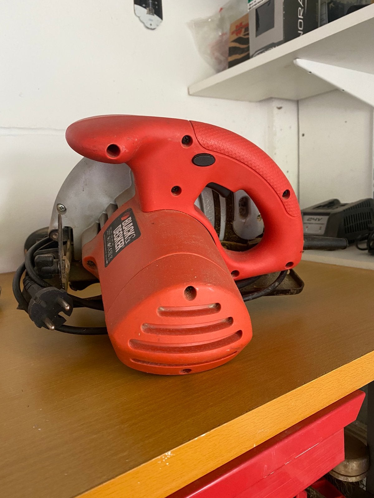 A vendre scie circulaire black et decker, Bricolage & Construction, Enlèvement, Comme neuf
