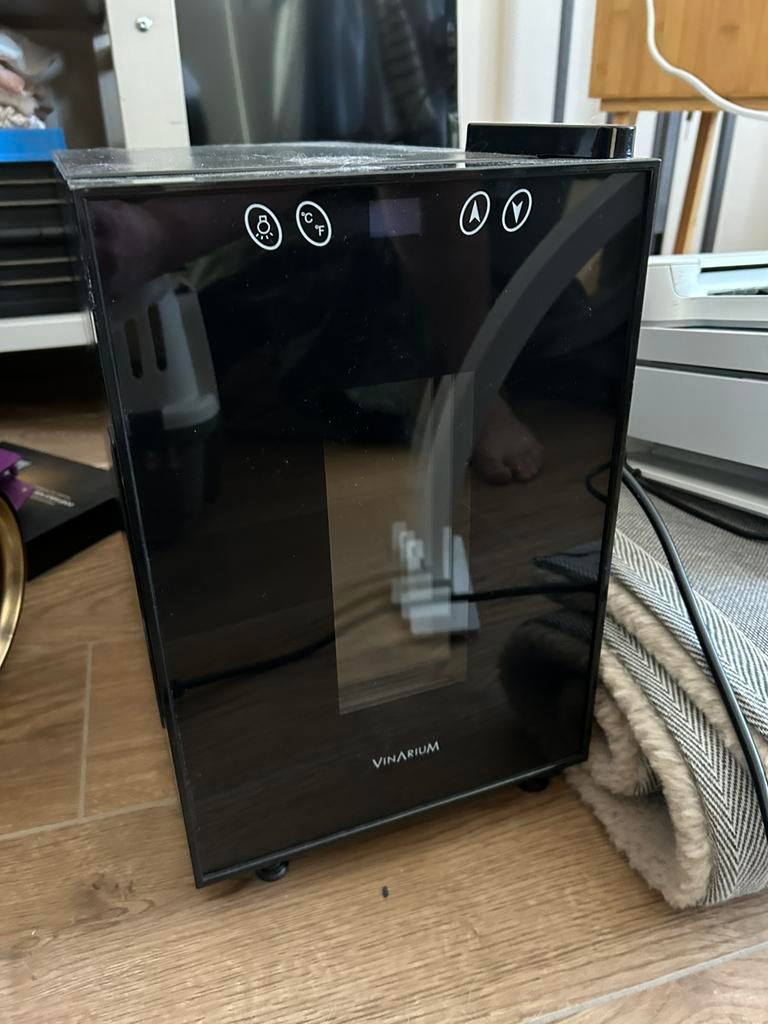 Wijnfrigo’tje, Elektronische apparatuur, Ophalen, Minder dan 85 cm, Minder dan 75 liter, 45 tot 60 cm