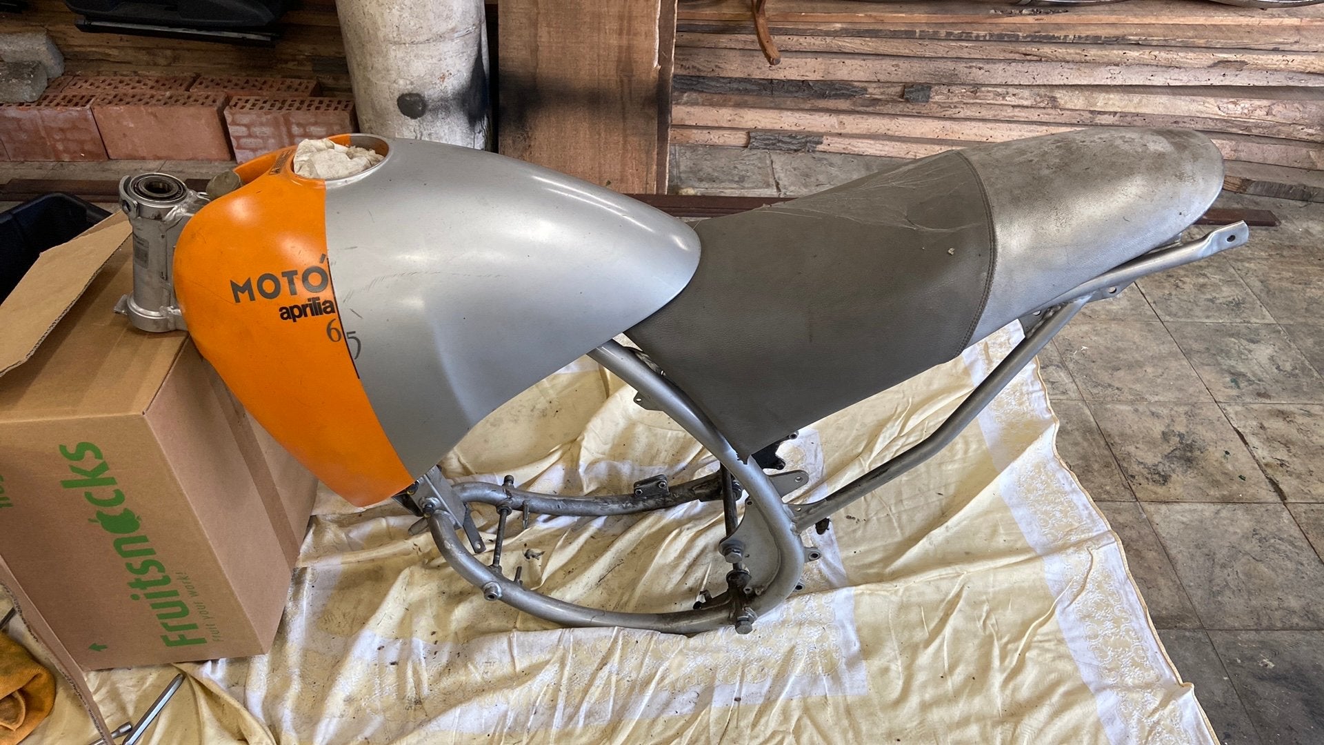 Aprilia Moto 6.5 frame met papieren, Motos, Enlèvement