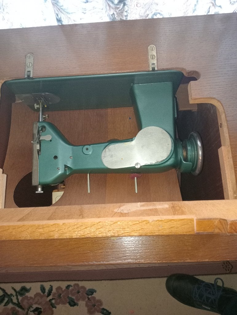 Vintage Fabelna 130 naaimachine in mooi meubel, Ophalen