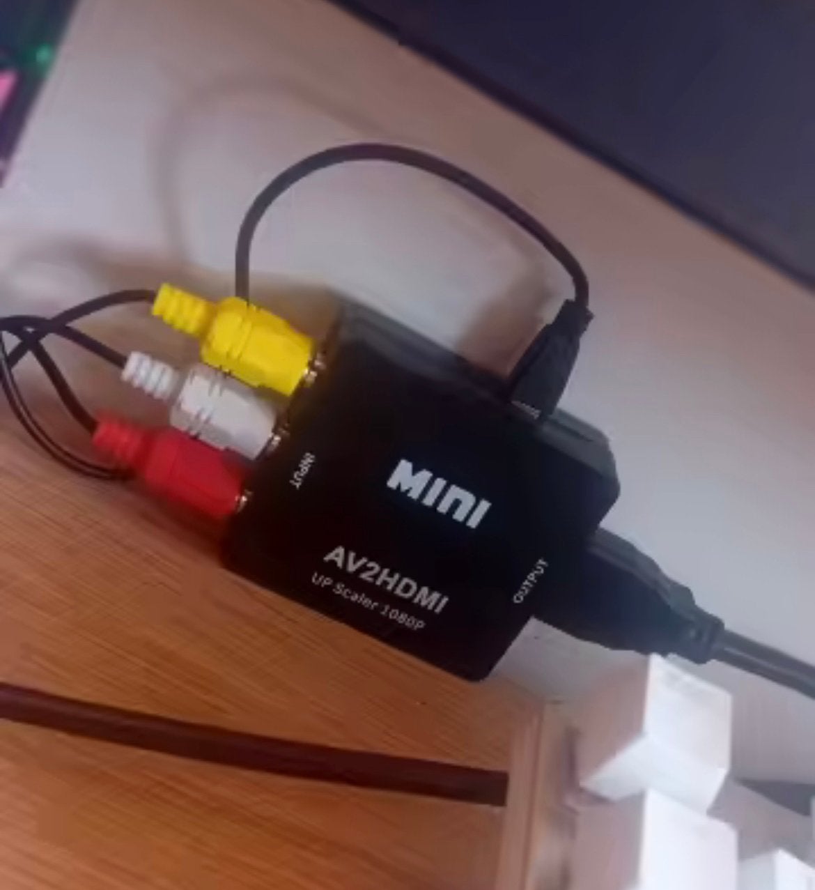 Convertisseur AV2HDMI AV RCA vers HDMI - Adaptateur, Enlèvement ou Envoi, Comme neuf