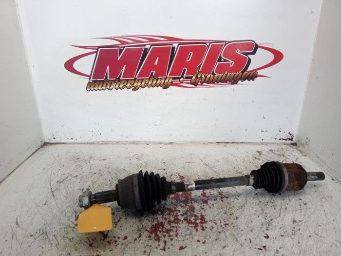 Arbre de transmission avant gauche d'un Opel Corsa, -, -, Opel, 3 mois de garantie