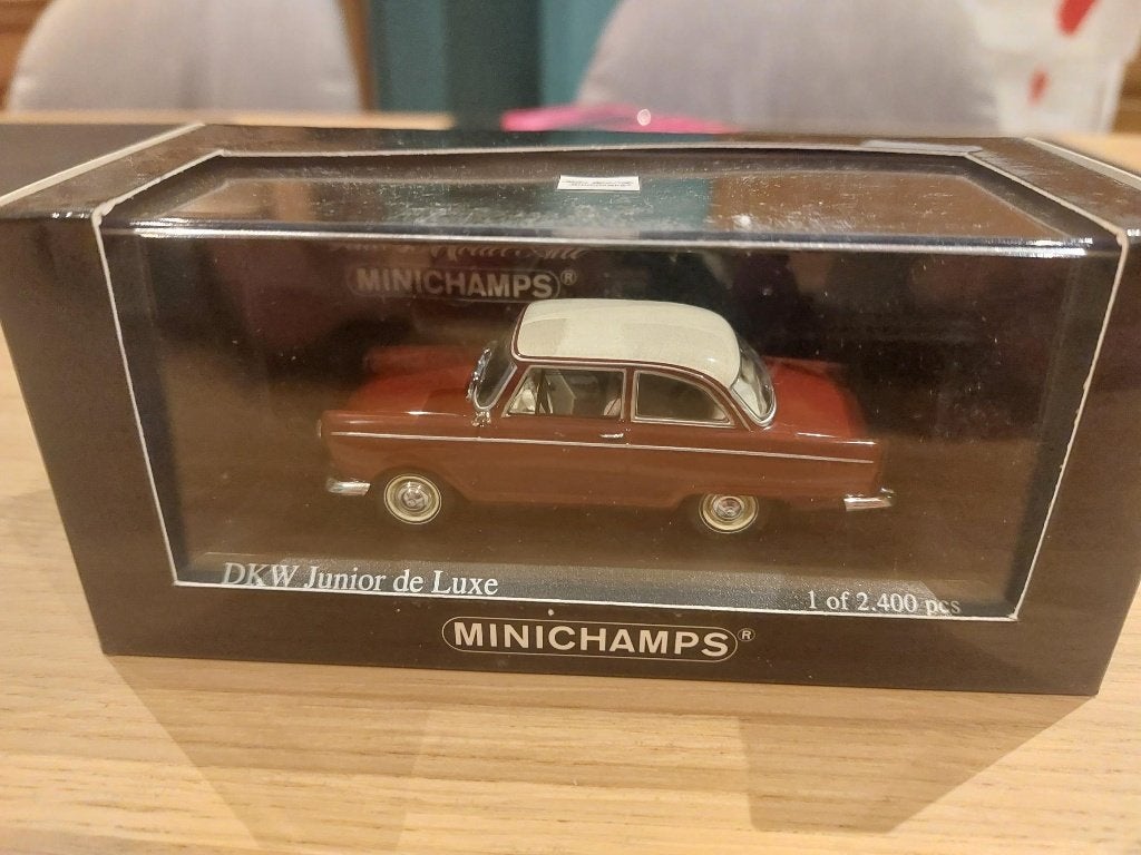 Minichamps DKW Junior de Luxe de 1961 dark red 1/43, Enlèvement ou Envoi, Neuf, Voiture, MiniChamps