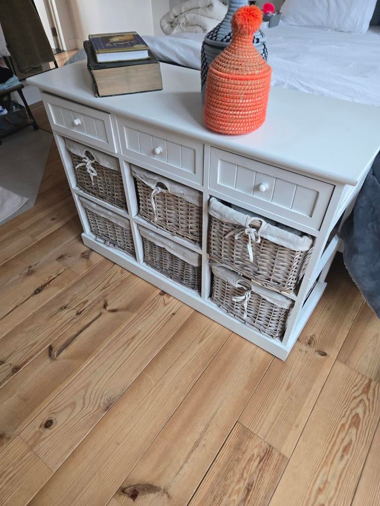 Kastje voor slaapkamer of badkamer, Huis en Inrichting, Badkamer | Badkamermeubels, Ophalen