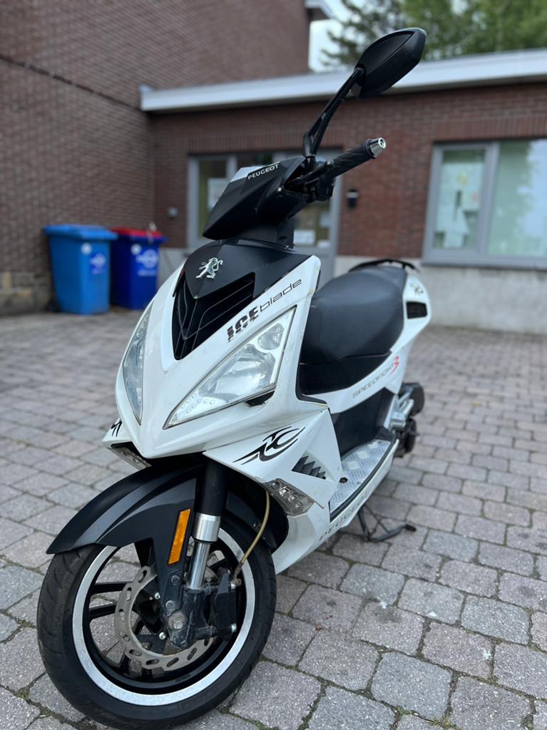 Scooter peugeot speedfight 3 klasse A 2-TAKT, Fietsen en Brommers, Ophalen, Klasse A (25 km/u), Zo goed als nieuw, Speedfight