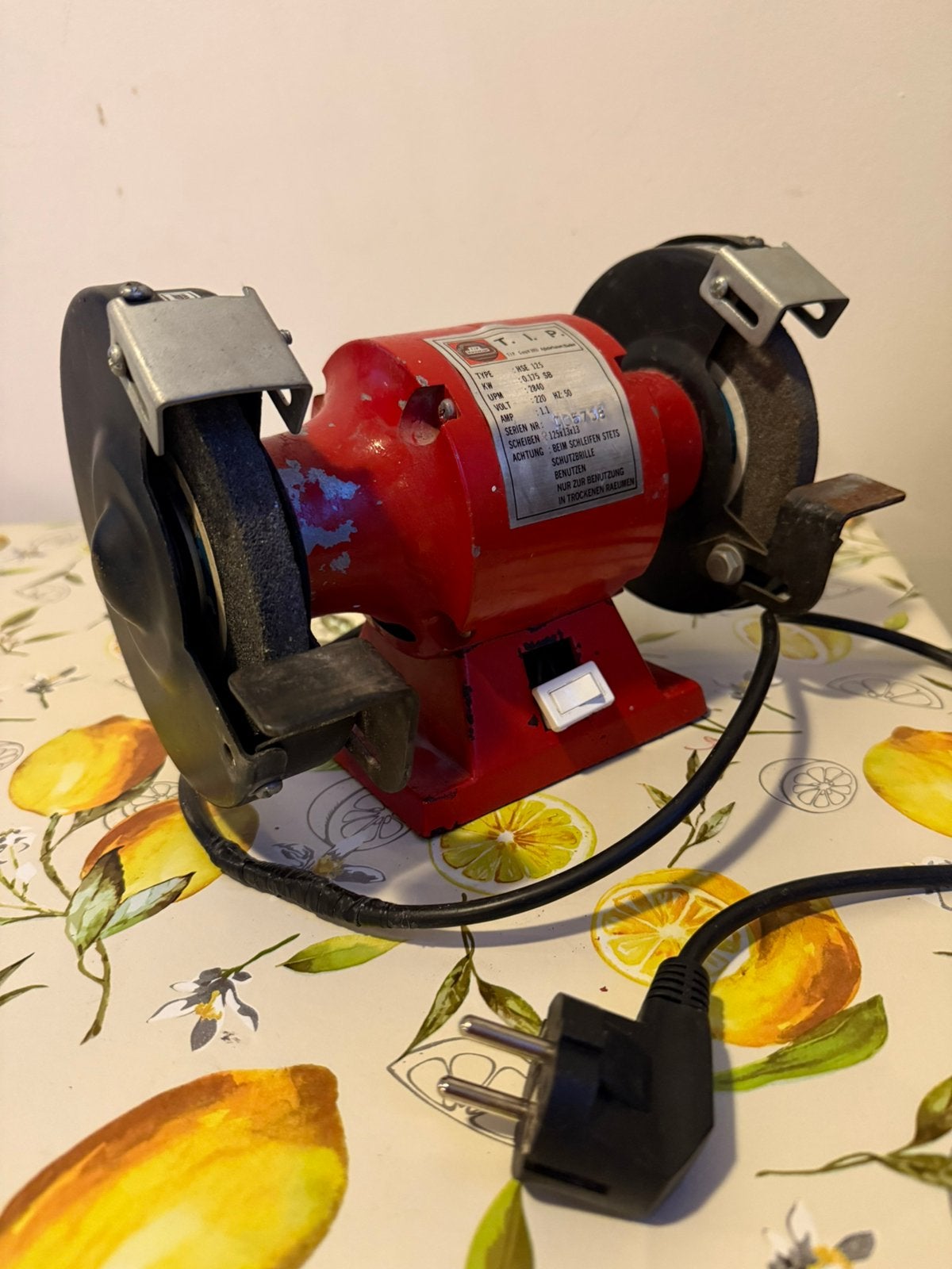 T.I.P. HSE 125 — 220 V slijpmachine, Ophalen, Gebruikt