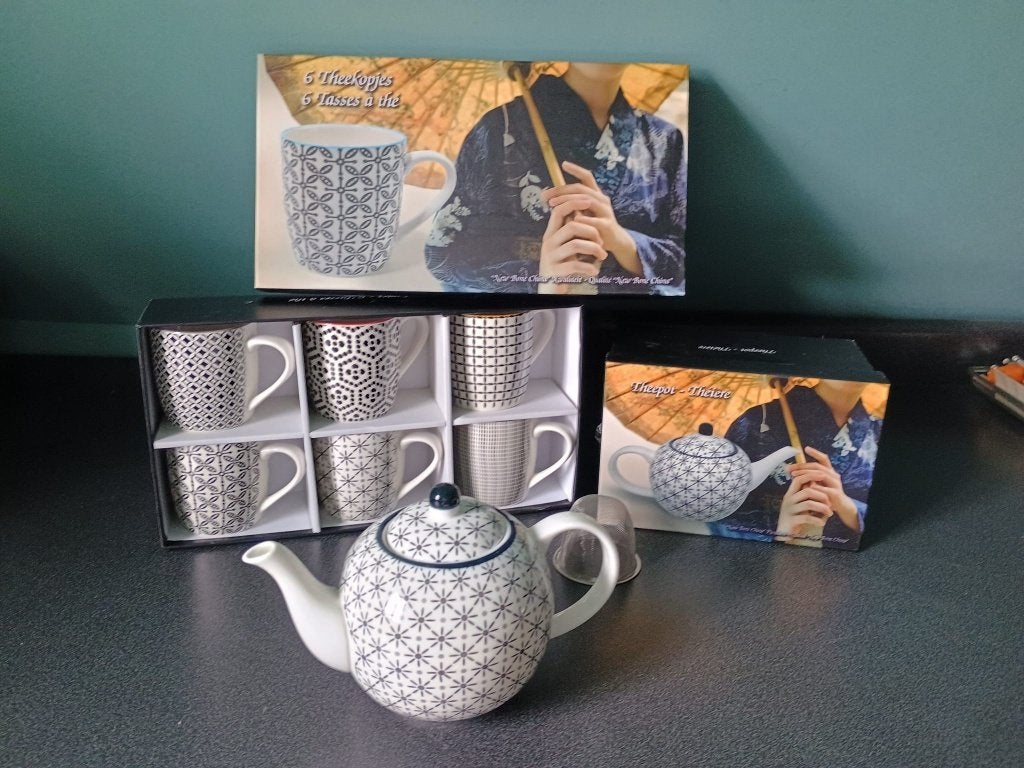 Design  kopjes met theekan, Antiek en Kunst, Ophalen