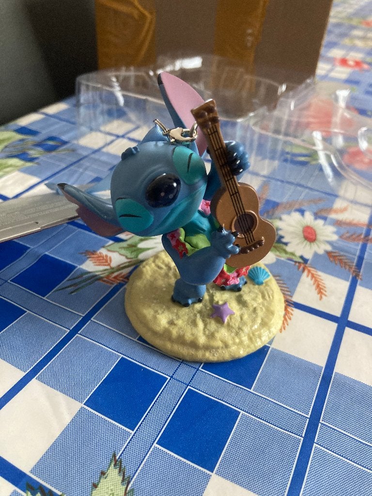Nieuw Disney ornament Stitch - hawaii, Ophalen of Verzenden, Overige figuren, Nieuw, Beeldje of Figuurtje