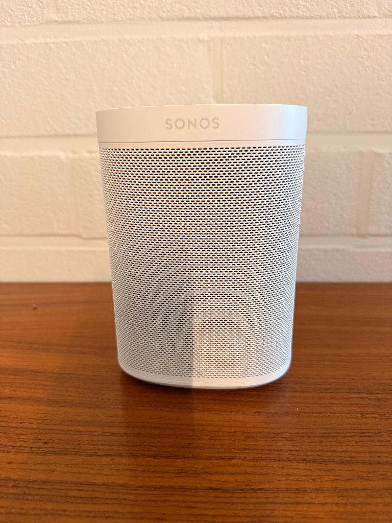 Sonos One, Audio, Tv en Foto, Ophalen, Zo goed als nieuw, Front, Rear of Stereo speakers, Sonos