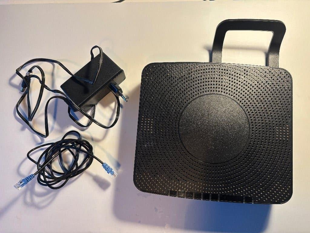 Modem o-box v3 Technicolor – Très bon état, Télécoms, Enlèvement, Utilisé, Modem