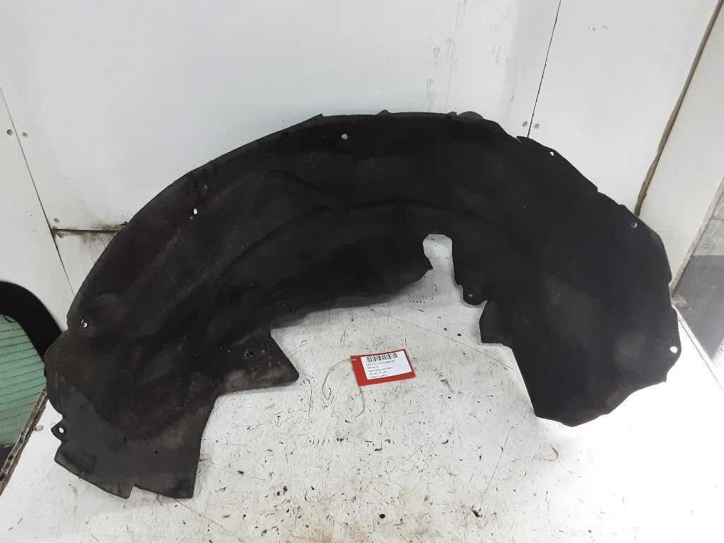 PARE BOUE ARRIERE GAUCHE C (W205) (A2056900730), Arrière, Mercedes-Benz, Garde-boue, Mevr. I. Hauben