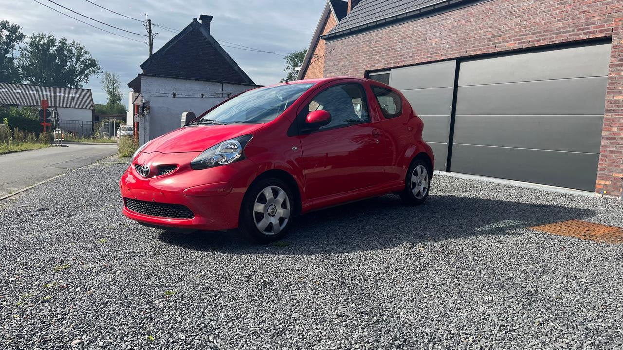 Toyota Aygo 1.0 benzine automaat, 72.000 kilometres, Auto's, Automaat, 50 kW, https://public.car-pass.be/vhr/64c75079-3130-4cbf-a69b-987bb1cd173f