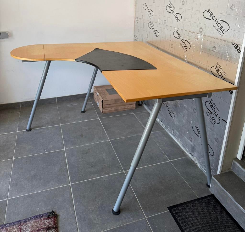 Bureau Ikea, Huis en Inrichting, Ophalen, Zo goed als nieuw, IKEA