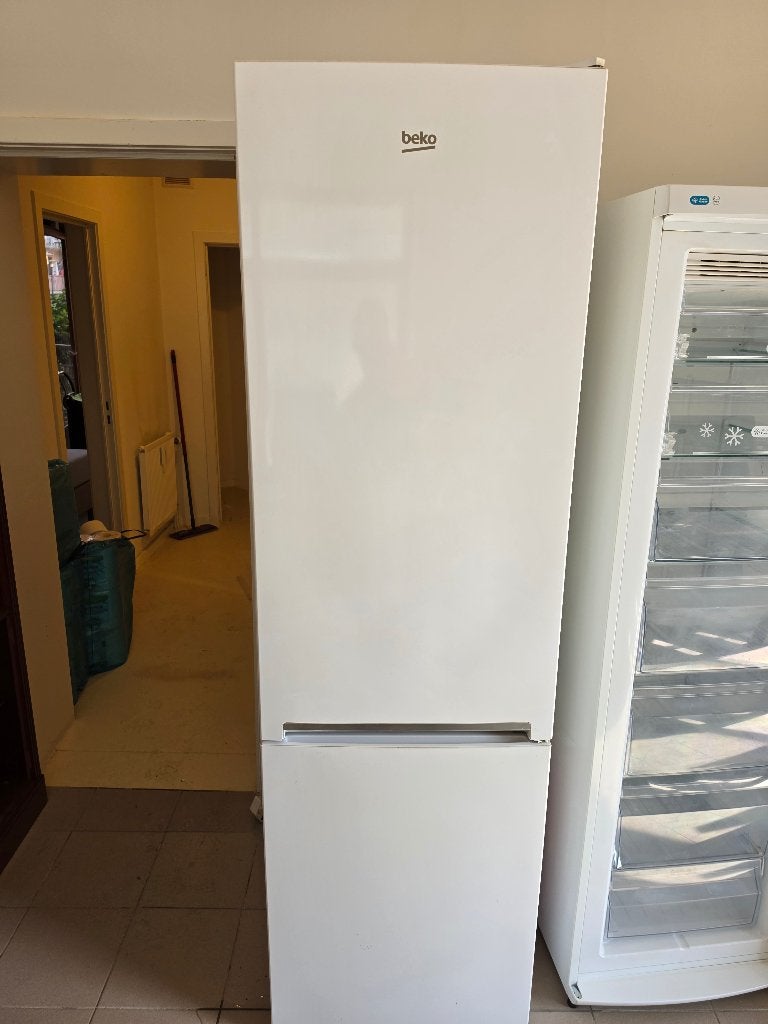 Beko koelkast, Ophalen, 200 liter of meer, 60 cm of meer, 160 cm of meer